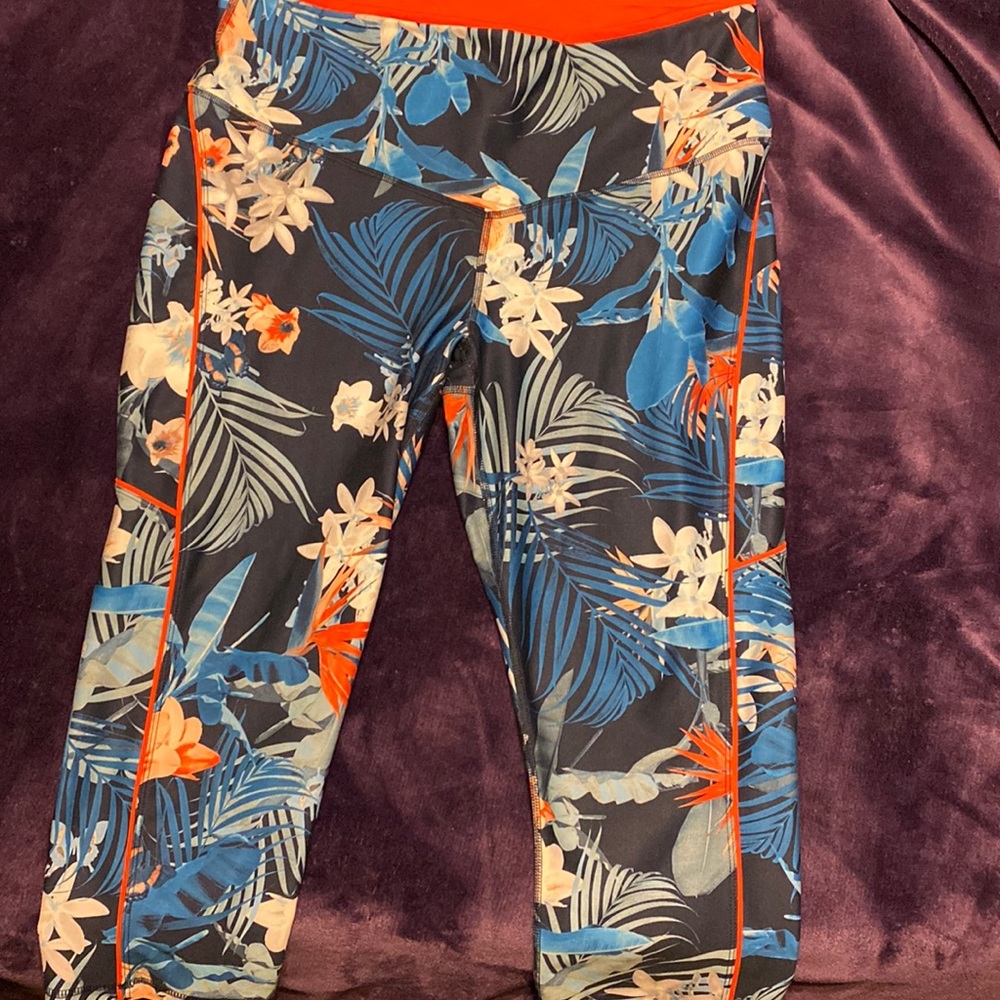 Women’s capri yoga pants
